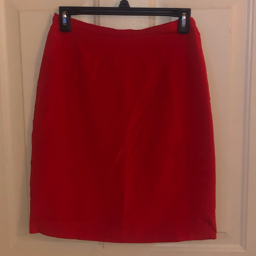 Woman’s Size 6 Hugo Buscati Silk Red Skirt